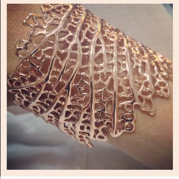 Stella & Dot Atlantis Cuff - Picture 2 of 2